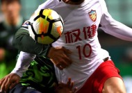 关于全明星赛冲刺阶段再迎强敌，埃因霍温门线救险，主帅态度——更衣室稳定，心理建设被强调的信息-电竞竞猜